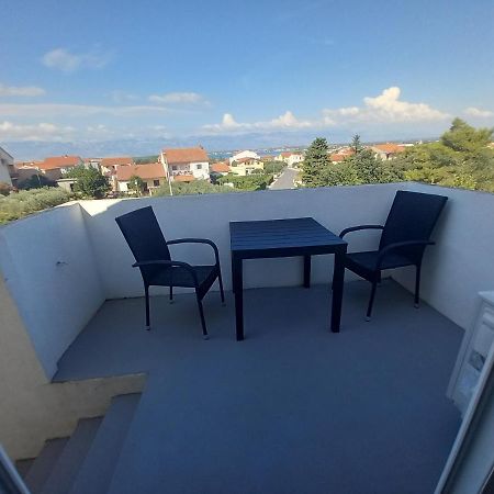 One Bedroom Loft Apartment With Nice View Nin Exterior foto